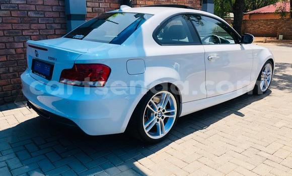 Nunua Ilio tumika BMW 1–Series White Gari ndani ya Manzini nchini Manzini Nunua Ilio tumika BMW 1–Series White Gari ndani ya Manzini nchini Manzini
