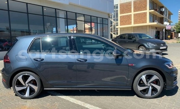 Buy Used Volkswagen Golf Brown Car in Bhunya in Manzini Buy Used Volkswagen Golf Brown Car in Bhunya in Manzini