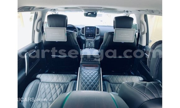 Nunua Imported Toyota Land Cruiser Black Gari ndani ya Import - Dubai nchini Hhohho Nunua Imported Toyota Land Cruiser Black Gari ndani ya Import - Dubai nchini Hhohho