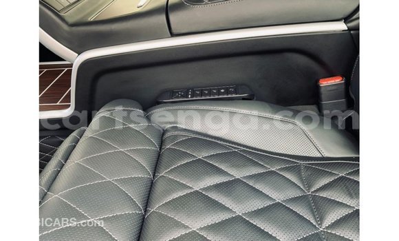 Nunua Imported Toyota Land Cruiser Black Gari ndani ya Import - Dubai nchini Hhohho Nunua Imported Toyota Land Cruiser Black Gari ndani ya Import - Dubai nchini Hhohho