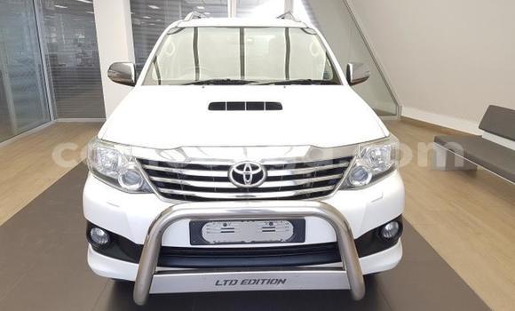 Acheter Occasion Voiture Toyota Fortuner Blanc à Big Bend, Lubombo Acheter Occasion Voiture Toyota Fortuner Blanc à Big Bend, Lubombo