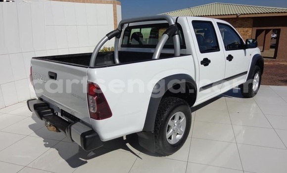 Acheter Occasion Voiture Isuzu KB Blanc à Big Bend, Lubombo Acheter Occasion Voiture Isuzu KB Blanc à Big Bend, Lubombo