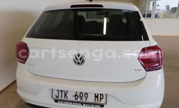 Nunua Ilio tumika Volkswagen Polo White Gari ndani ya Manzini nchini Manzini Nunua Ilio tumika Volkswagen Polo White Gari ndani ya Manzini nchini Manzini