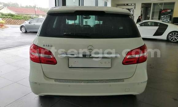 Acheter Occasion Voiture Mercedes‒Benz E–Class Blanc à Manzini, Manzini Acheter Occasion Voiture Mercedes‒Benz E–Class Blanc à Manzini, Manzini