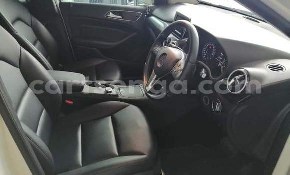 Acheter Occasion Voiture Mercedes‒Benz E–Class Blanc à Manzini, Manzini Acheter Occasion Voiture Mercedes‒Benz E–Class Blanc à Manzini, Manzini