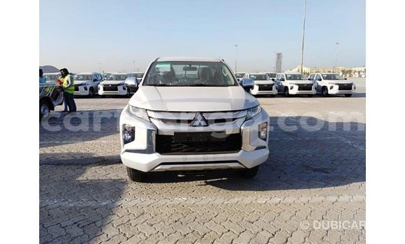 Buy Import Mitsubishi L200 White Car in Import - Dubai in Hhohho Buy Import Mitsubishi L200 White Car in Import - Dubai in Hhohho