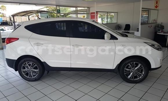 Acheter Occasion Voiture Hyundai ix35 Blanc à Big Bend, Lubombo Acheter Occasion Voiture Hyundai ix35 Blanc à Big Bend, Lubombo