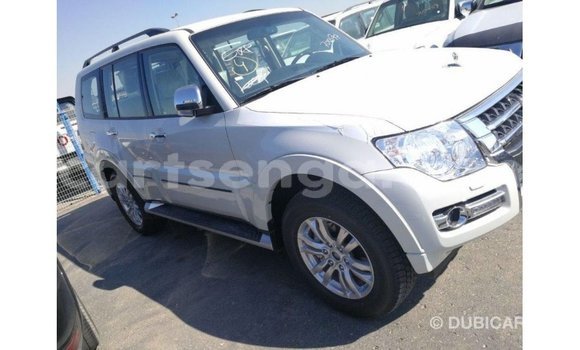 Nunua Imported Mitsubishi Pajero White Gari ndani ya Import - Dubai nchini Hhohho Nunua Imported Mitsubishi Pajero White Gari ndani ya Import - Dubai nchini Hhohho