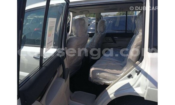 Nunua Imported Mitsubishi Pajero White Gari ndani ya Import - Dubai nchini Hhohho Nunua Imported Mitsubishi Pajero White Gari ndani ya Import - Dubai nchini Hhohho