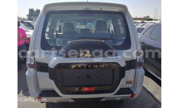 Nunua Imported Mitsubishi Pajero White Gari ndani ya Import - Dubai nchini Hhohho Nunua Imported Mitsubishi Pajero White Gari ndani ya Import - Dubai nchini Hhohho