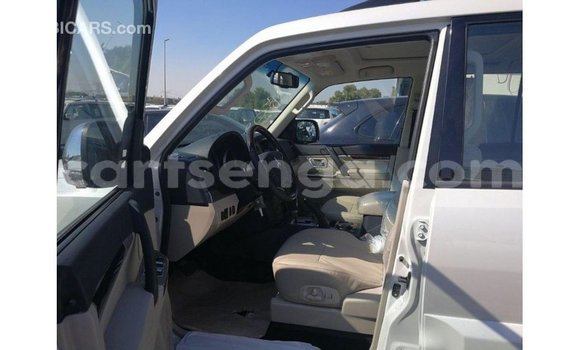 Nunua Imported Mitsubishi Pajero White Gari ndani ya Import - Dubai nchini Hhohho Nunua Imported Mitsubishi Pajero White Gari ndani ya Import - Dubai nchini Hhohho