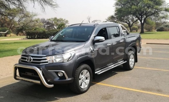 Buy Used Toyota Hilux Black Car in Hlatikulu in Shiselweni District Buy Used Toyota Hilux Black Car in Hlatikulu in Shiselweni District