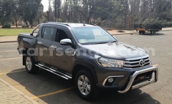 Buy Used Toyota Hilux Black Car in Hlatikulu in Shiselweni District Buy Used Toyota Hilux Black Car in Hlatikulu in Shiselweni District