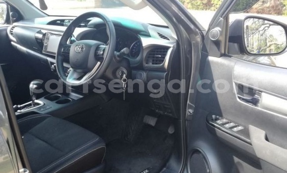 Buy Used Toyota Hilux Black Car in Hlatikulu in Shiselweni District Buy Used Toyota Hilux Black Car in Hlatikulu in Shiselweni District