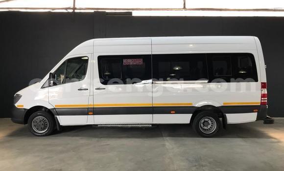Nunua Ilio tumika Mercedes‒Benz Sprinter White Lori ndani ya Mbabane nchini Manzini Nunua Ilio tumika Mercedes‒Benz Sprinter White Lori ndani ya Mbabane nchini Manzini