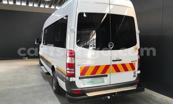Nunua Ilio tumika Mercedes‒Benz Sprinter White Lori ndani ya Mbabane nchini Manzini Nunua Ilio tumika Mercedes‒Benz Sprinter White Lori ndani ya Mbabane nchini Manzini