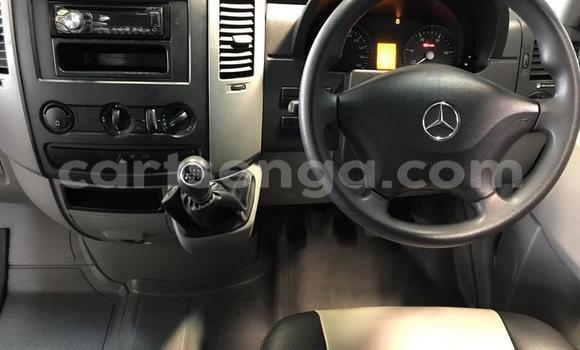 Nunua Ilio tumika Mercedes‒Benz Sprinter White Lori ndani ya Mbabane nchini Manzini Nunua Ilio tumika Mercedes‒Benz Sprinter White Lori ndani ya Mbabane nchini Manzini