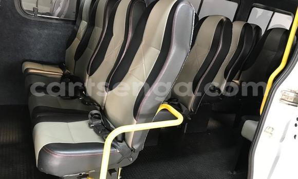 Nunua Ilio tumika Mercedes‒Benz Sprinter White Lori ndani ya Mbabane nchini Manzini Nunua Ilio tumika Mercedes‒Benz Sprinter White Lori ndani ya Mbabane nchini Manzini