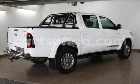 Nunua Ilio tumika Toyota Hilux White Gari ndani ya Mbabane nchini Manzini Nunua Ilio tumika Toyota Hilux White Gari ndani ya Mbabane nchini Manzini