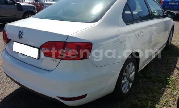 Nunua Ilio tumika Volkswagen Jetta White Gari ndani ya Mbabane nchini Manzini Nunua Ilio tumika Volkswagen Jetta White Gari ndani ya Mbabane nchini Manzini