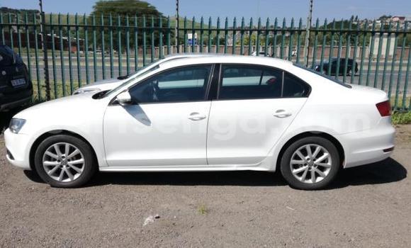 Nunua Ilio tumika Volkswagen Jetta White Gari ndani ya Mbabane nchini Manzini Nunua Ilio tumika Volkswagen Jetta White Gari ndani ya Mbabane nchini Manzini
