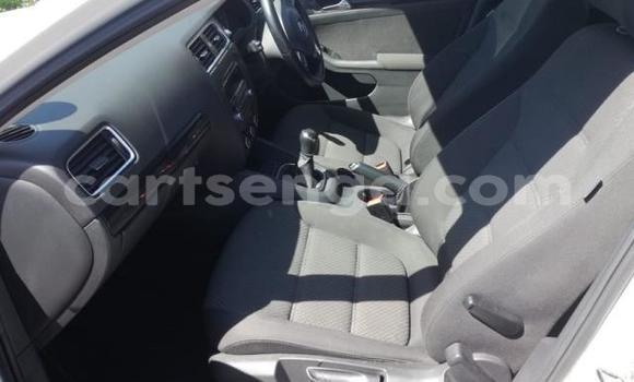 Nunua Ilio tumika Volkswagen Jetta White Gari ndani ya Mbabane nchini Manzini Nunua Ilio tumika Volkswagen Jetta White Gari ndani ya Mbabane nchini Manzini