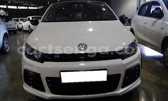 Nunua Ilio tumika Volkswagen Scirocco R White Gari ndani ya Mbabane nchini Manzini Nunua Ilio tumika Volkswagen Scirocco R White Gari ndani ya Mbabane nchini Manzini
