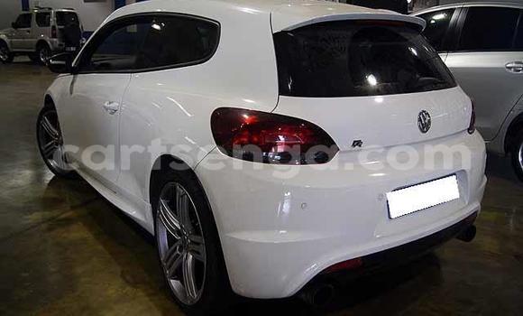 Nunua Ilio tumika Volkswagen Scirocco R White Gari ndani ya Mbabane nchini Manzini Nunua Ilio tumika Volkswagen Scirocco R White Gari ndani ya Mbabane nchini Manzini