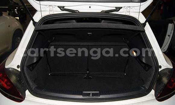 Nunua Ilio tumika Volkswagen Scirocco R White Gari ndani ya Mbabane nchini Manzini Nunua Ilio tumika Volkswagen Scirocco R White Gari ndani ya Mbabane nchini Manzini