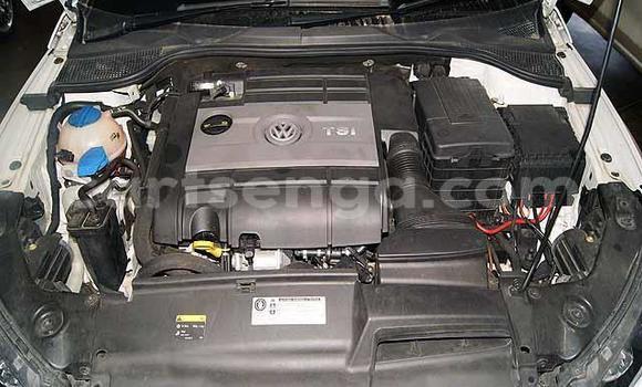 Nunua Ilio tumika Volkswagen Scirocco R White Gari ndani ya Mbabane nchini Manzini Nunua Ilio tumika Volkswagen Scirocco R White Gari ndani ya Mbabane nchini Manzini