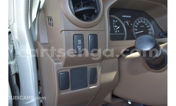 Buy Import Toyota Land Cruiser White Car in Import - Dubai in Hhohho Buy Import Toyota Land Cruiser White Car in Import - Dubai in Hhohho