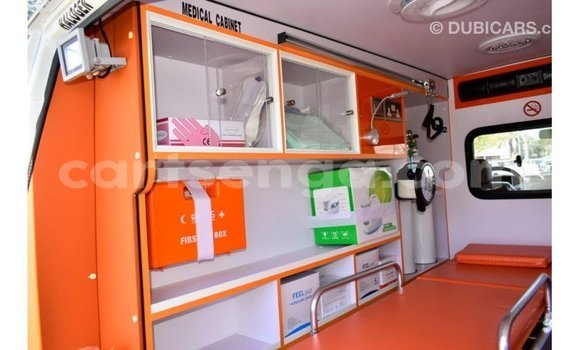 Buy Import Toyota Land Cruiser White Car in Import - Dubai in Hhohho Buy Import Toyota Land Cruiser White Car in Import - Dubai in Hhohho