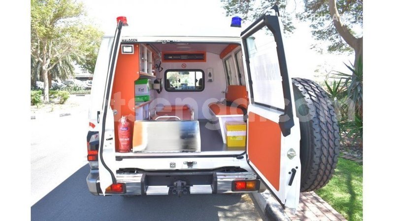 Big with watermark toyota land cruiser hhohho import dubai 16699