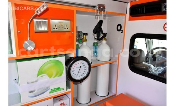 Buy Import Toyota Land Cruiser White Car in Import - Dubai in Hhohho Buy Import Toyota Land Cruiser White Car in Import - Dubai in Hhohho