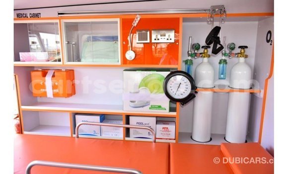 Buy Import Toyota Land Cruiser White Car in Import - Dubai in Hhohho Buy Import Toyota Land Cruiser White Car in Import - Dubai in Hhohho