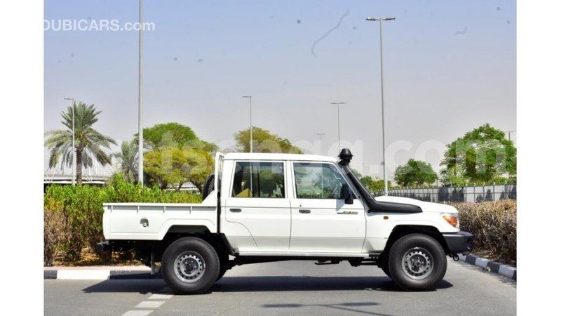 Big with watermark toyota land cruiser hhohho import dubai 16700