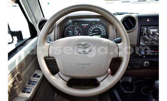 Buy Import Toyota Land Cruiser White Car in Import - Dubai in Hhohho Buy Import Toyota Land Cruiser White Car in Import - Dubai in Hhohho