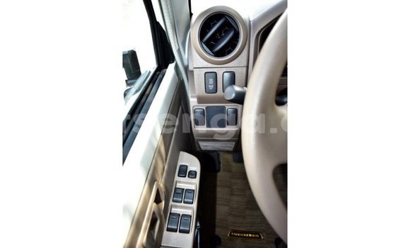 Buy Import Toyota Land Cruiser White Car in Import - Dubai in Hhohho Buy Import Toyota Land Cruiser White Car in Import - Dubai in Hhohho