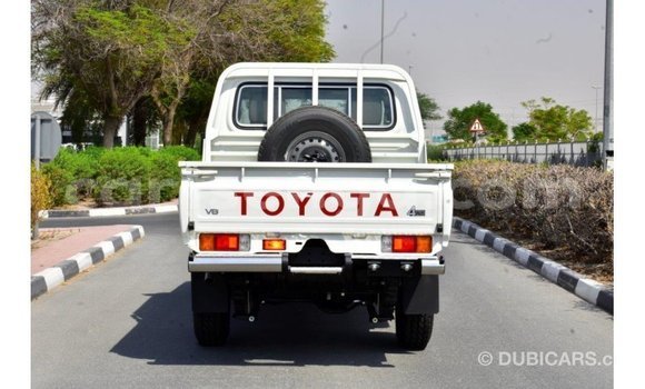 Buy Import Toyota Land Cruiser White Car in Import - Dubai in Hhohho Buy Import Toyota Land Cruiser White Car in Import - Dubai in Hhohho
