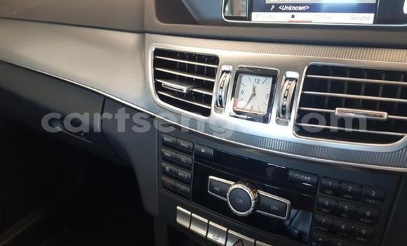 Acheter Occasion Voiture Mercedes‒Benz E-klasse Gris à Big Bend, Lubombo Acheter Occasion Voiture Mercedes‒Benz E-klasse Gris à Big Bend, Lubombo