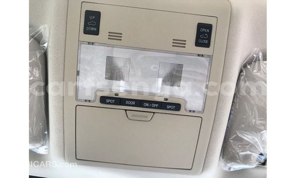 Acheter Import Voiture Toyota Land Cruiser Blanc à Import - Dubai, Hhohho Acheter Import Voiture Toyota Land Cruiser Blanc à Import - Dubai, Hhohho