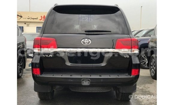 Nunua Imported Toyota Land Cruiser Black Gari ndani ya Import - Dubai nchini Hhohho Nunua Imported Toyota Land Cruiser Black Gari ndani ya Import - Dubai nchini Hhohho