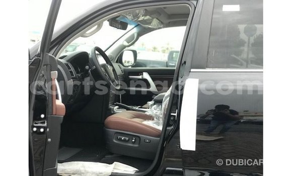 Nunua Imported Toyota Land Cruiser Black Gari ndani ya Import - Dubai nchini Hhohho Nunua Imported Toyota Land Cruiser Black Gari ndani ya Import - Dubai nchini Hhohho