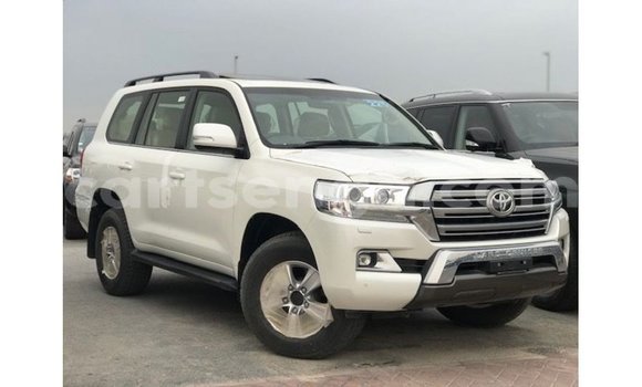 Buy Import Toyota Land Cruiser White Car in Import - Dubai in Hhohho Buy Import Toyota Land Cruiser White Car in Import - Dubai in Hhohho