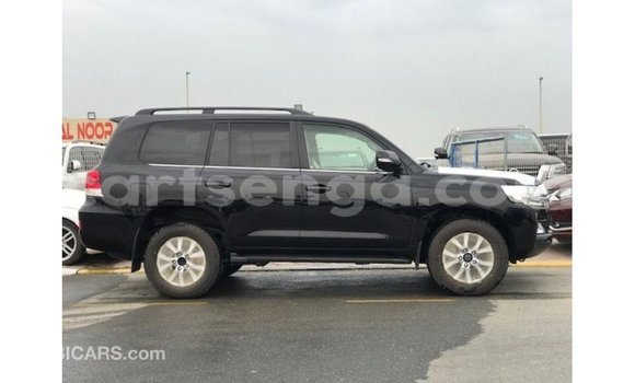 Nunua Imported Toyota Land Cruiser Black Gari ndani ya Import - Dubai nchini Hhohho Nunua Imported Toyota Land Cruiser Black Gari ndani ya Import - Dubai nchini Hhohho