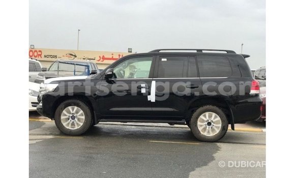 Nunua Imported Toyota Land Cruiser Black Gari ndani ya Import - Dubai nchini Hhohho Nunua Imported Toyota Land Cruiser Black Gari ndani ya Import - Dubai nchini Hhohho