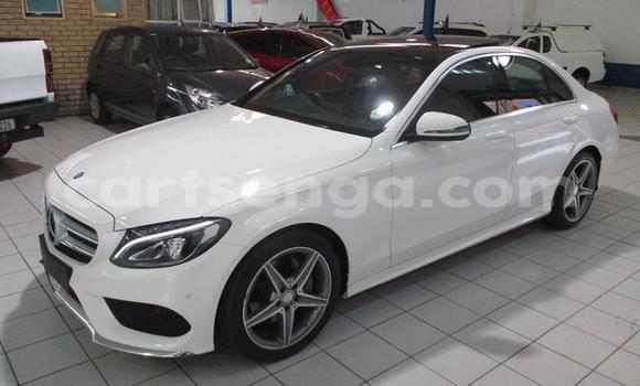 Nunua Ilio tumika Mercedes‒Benz 200 White Gari ndani ya Manzini nchini Manzini Nunua Ilio tumika Mercedes‒Benz 200 White Gari ndani ya Manzini nchini Manzini