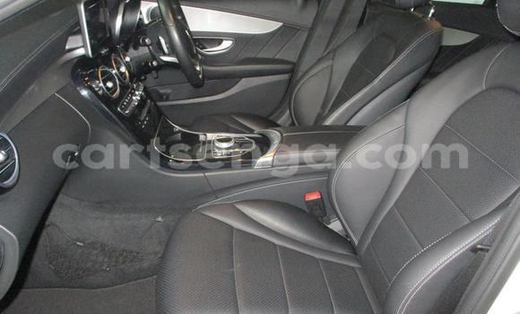 Nunua Ilio tumika Mercedes‒Benz 200 White Gari ndani ya Manzini nchini Manzini Nunua Ilio tumika Mercedes‒Benz 200 White Gari ndani ya Manzini nchini Manzini