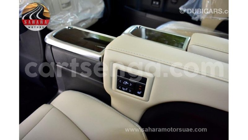Big with watermark toyota granvia hhohho import dubai 16728