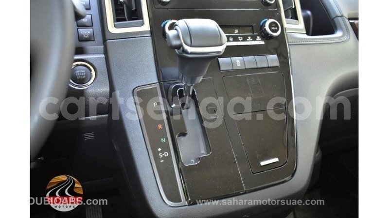 Big with watermark toyota granvia hhohho import dubai 16728